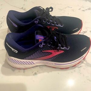 Brooks Adrenaline GTS 22 Sneaker, Women, Size 6.5